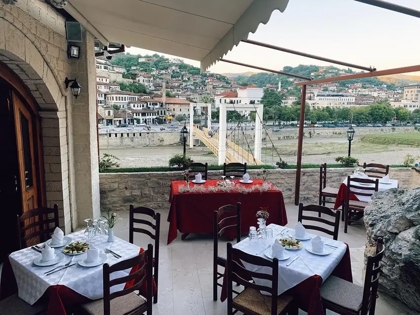 Antigoni Restaurant, Berat